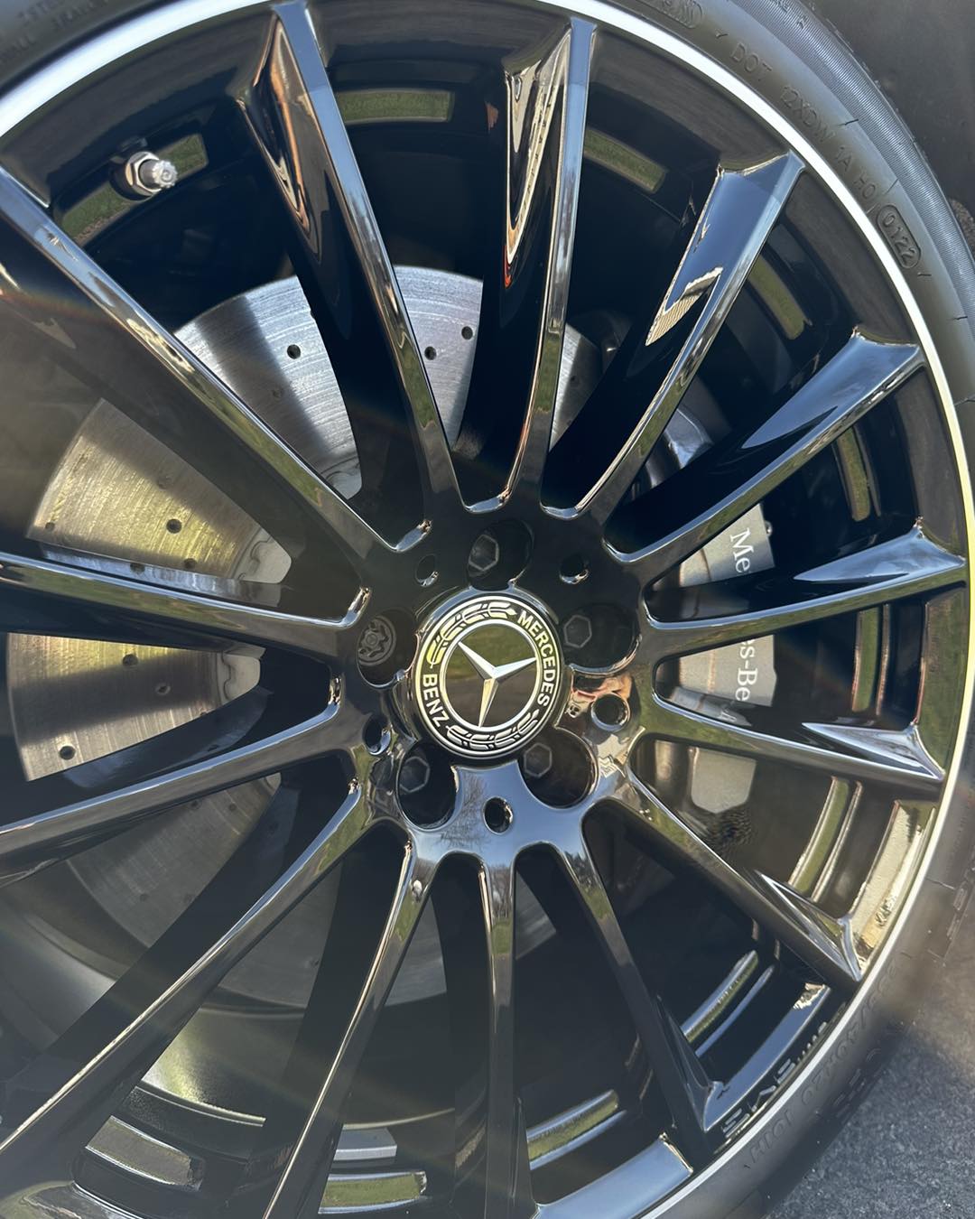 Gloss-black Mercedes AMG wheel after System X wheel coating